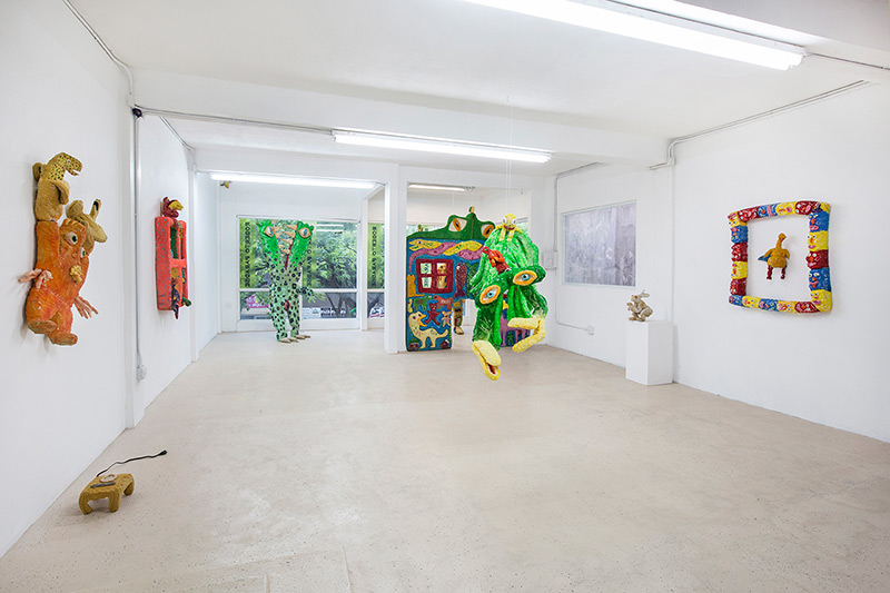 Installation view, MIRA at Roberto Paradise, Poncili Creación