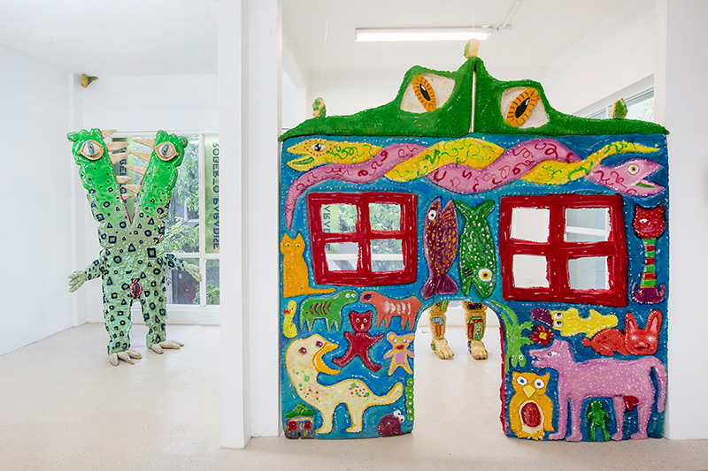 Installation view, MIRA at Roberto Paradise, Poncili Creación