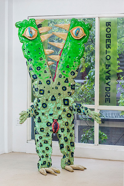 Installation view, MIRA at Roberto Paradise, Poncili Creación