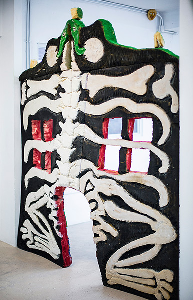 Installation view, MIRA at Roberto Paradise, Poncili Creación